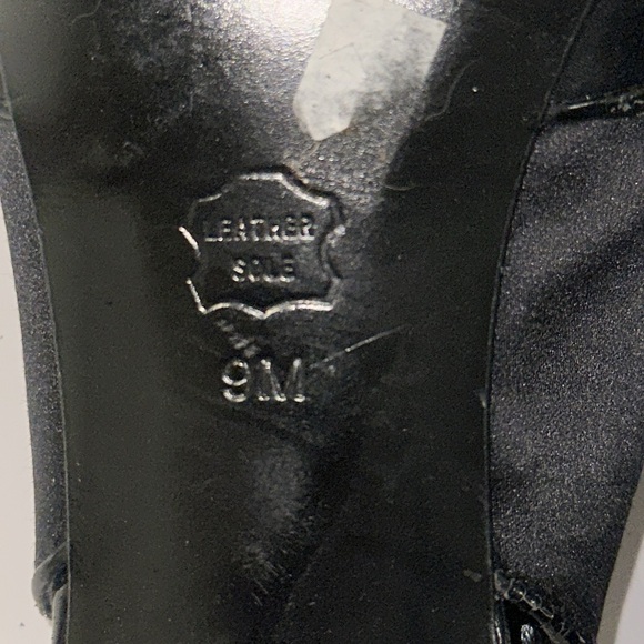 WHITE HOUSE BLACK MARKET HEELS Sandals Worn - Picture 14 of 16